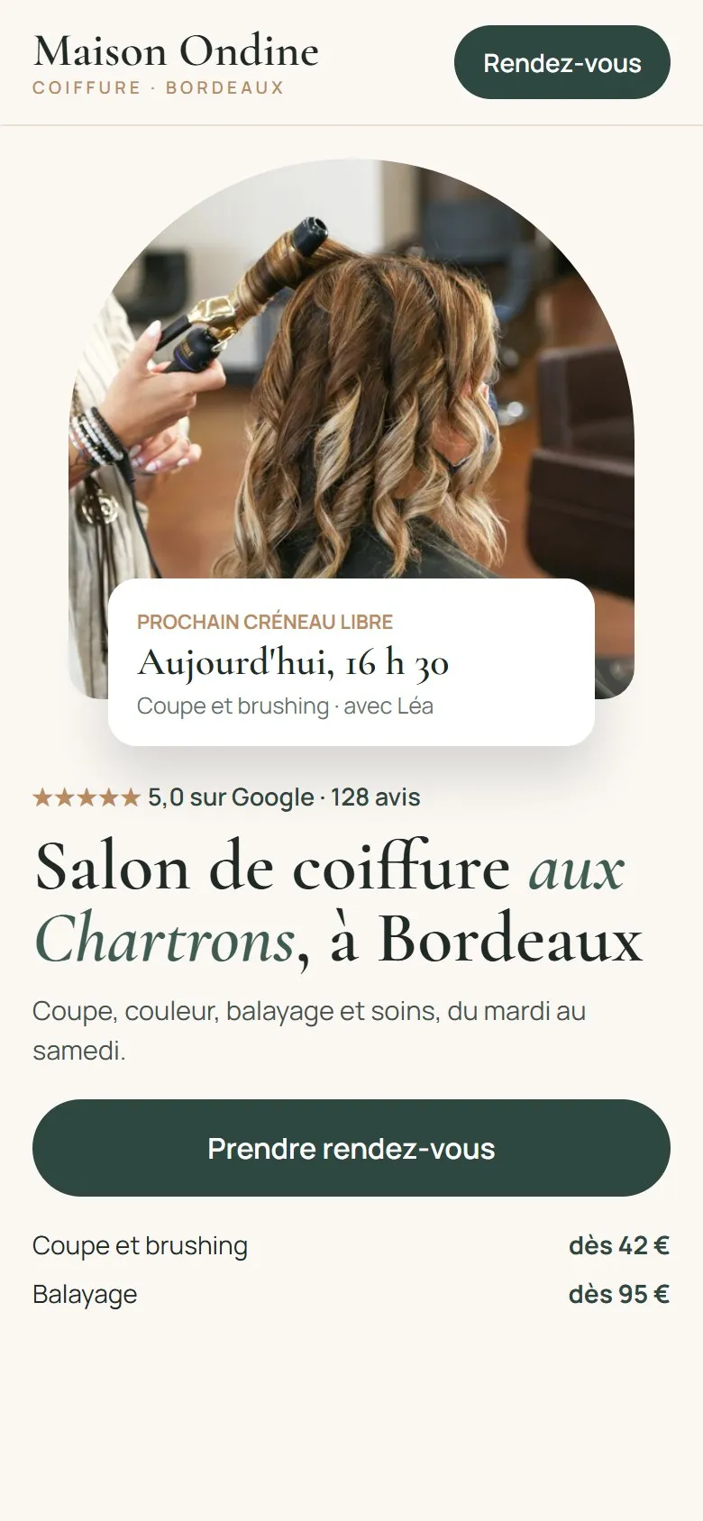 Maquette sur téléphone du site de Maison Ondine, salon inventé : photo d’une coiffeuse, prochain créneau « Aujourd’hui, 16 h 30 », note Google, titre, bouton Prendre rendez-vous et tarifs